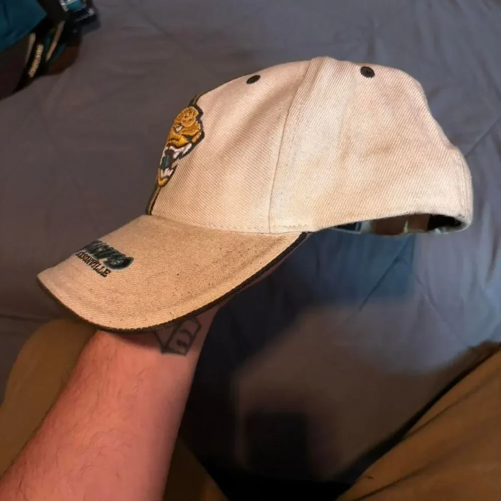 Nfl Men's White and Cream Hat